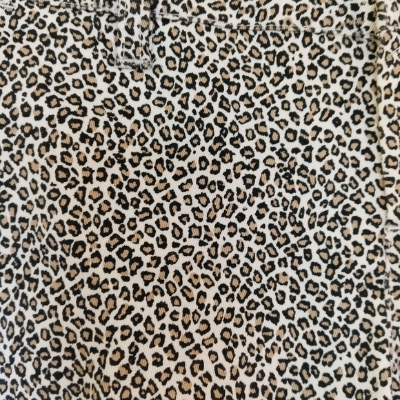 VOLCOM Animal Print Shorts Size 25 White with Cheetah Print - Picture 2 of 7